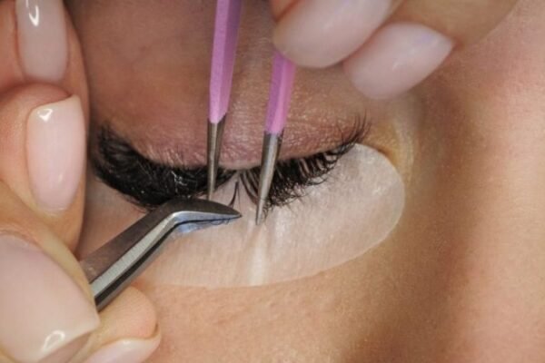 Start Your Career Top Lash Tech Course Guide